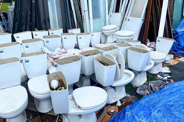 THU MUA THIẾT BỊ VỆ SINH GIÁ CAO TẬN NƠI